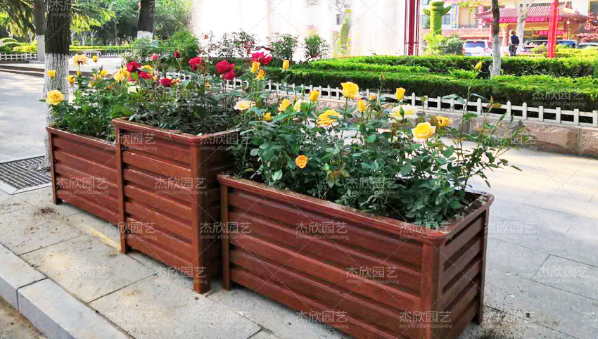 看看PVC花箱好還是鋁合金花箱好？