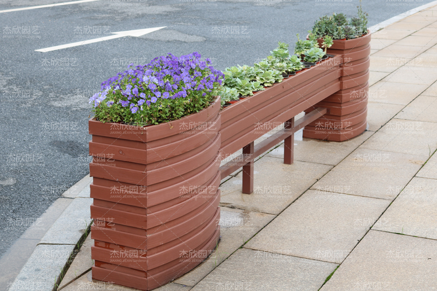 PVC花箱的優(yōu)勢(shì)體現(xiàn)在哪里？