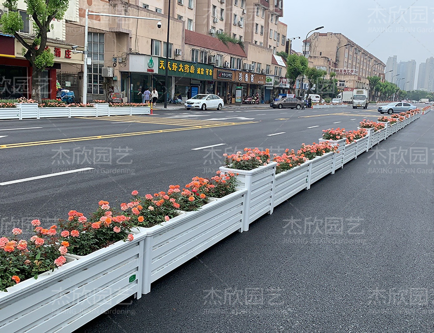 隔離花箱在城市道路中的優(yōu)勢？