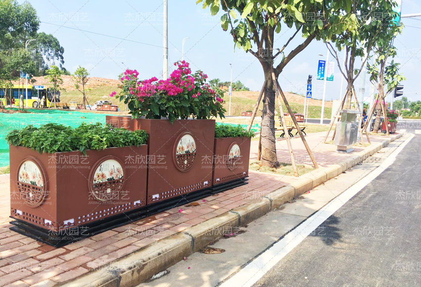 PVC花箱好還是鋁合金花箱好？