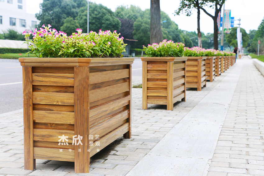街道花箱在市政使用有哪些優(yōu)勢？