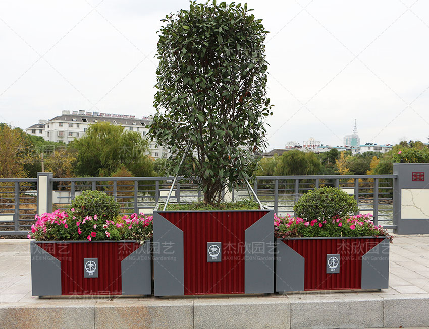 不銹鋼板花箱有哪些優(yōu)勢？