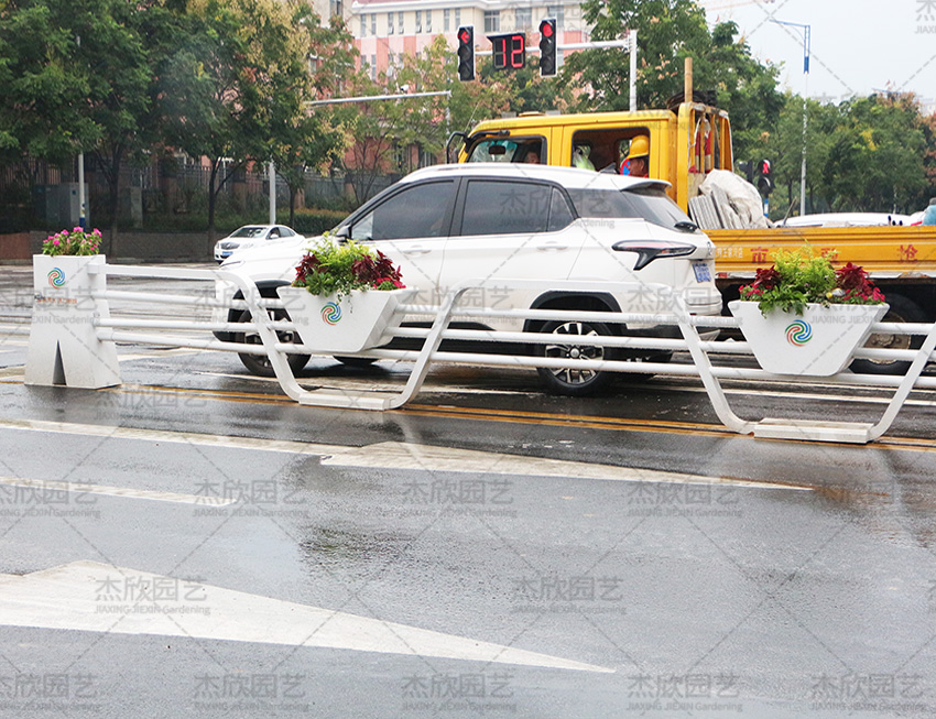 花箱護欄生產廠家如何找到靠譜的？