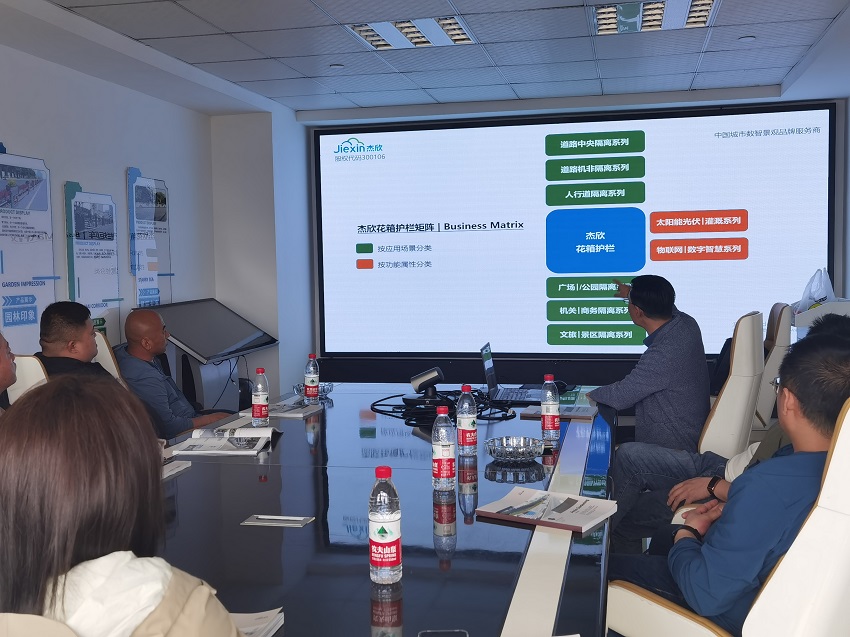 政企融合創(chuàng)新篇 —— 山西各級領(lǐng)導(dǎo)一行蒞臨集團(tuán)考察指導(dǎo)